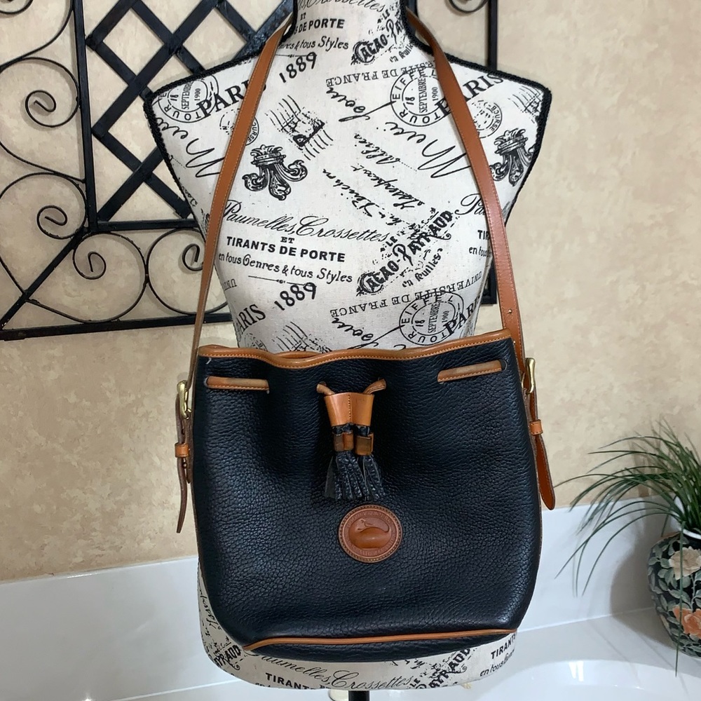 Authentic Dooney & Bourke Drawstring Bag Medium